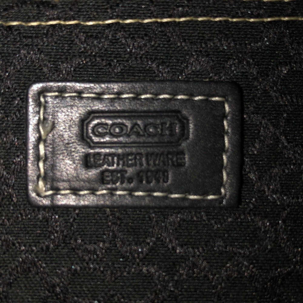 adorable black COACH wristlet in perfect condition - Picture 2 of 3